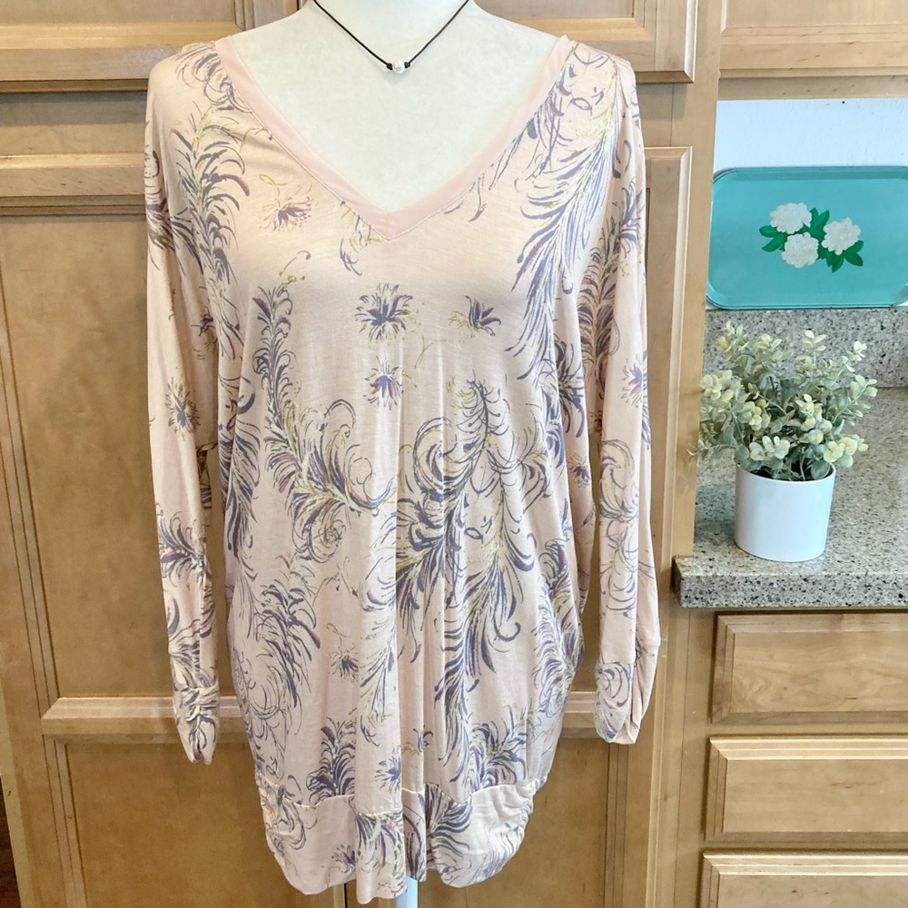 LC Lauren Conrad Pink and Purple V-Neck Top